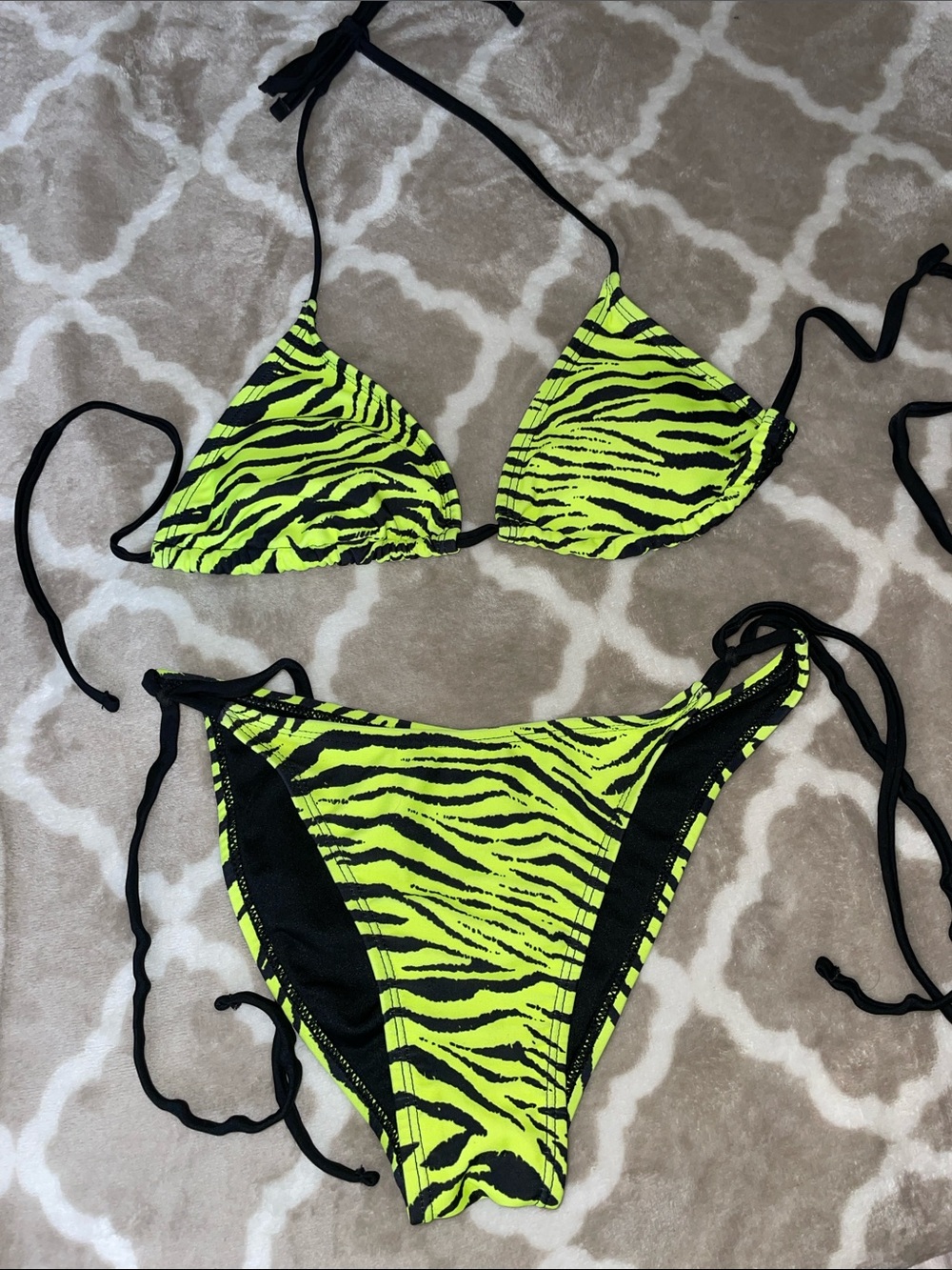 Neon Zebra Tie-String Triangle Bikini - Green/Black